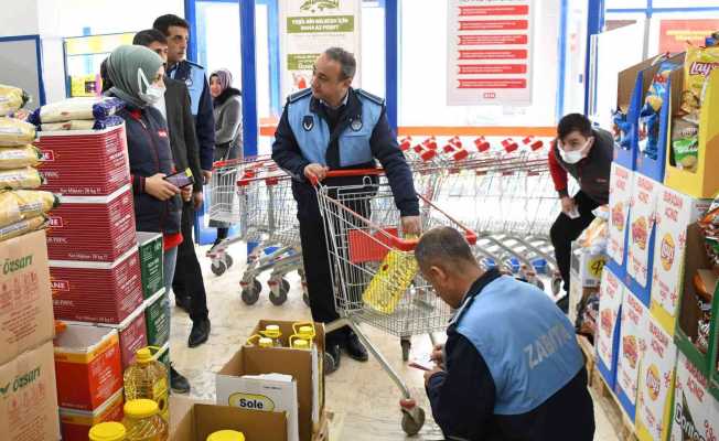Araban’da zincir marketlerde denetim yapıldı