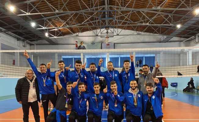 ASÜ voleybol takımı turnuvayı yenilgisiz tamamladı