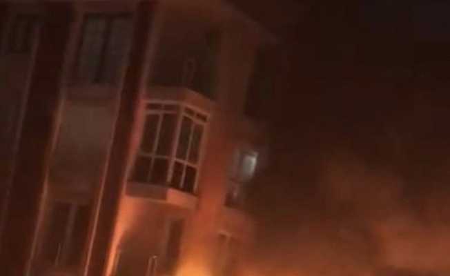 Ataşehir’de korku dolu anlar: Alev topuna dönen taksi kendiliğinden hareket etti