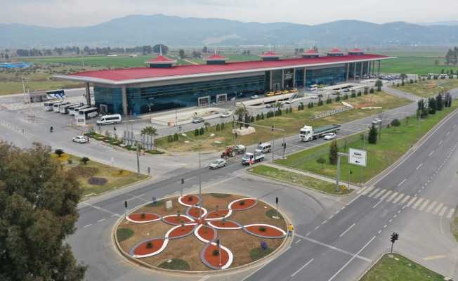 Aydın Büyükşehir Belediyesi yeşil alanları bahara hazırlıyor
