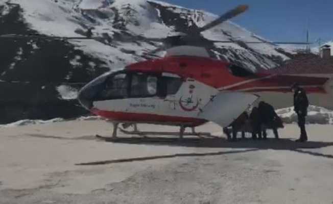 Bahçesaray’da rahatsızlanan hasta helikopterle hastaneye ulaştırıldı