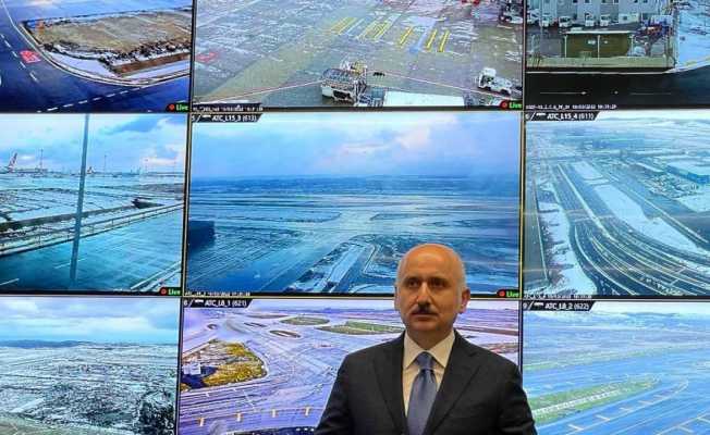 Bakan Karaismailoğlu: “Karla mücadeledeki çalışmalarımız olağanüstü bir halde devam ediyor”