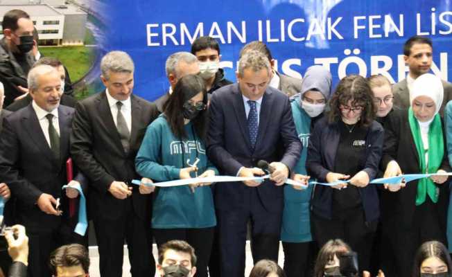 Bakan Özer: “Türkiye kız çocuklarını eğitime kavuşturma problemini son 20 yılda çözmüştür”