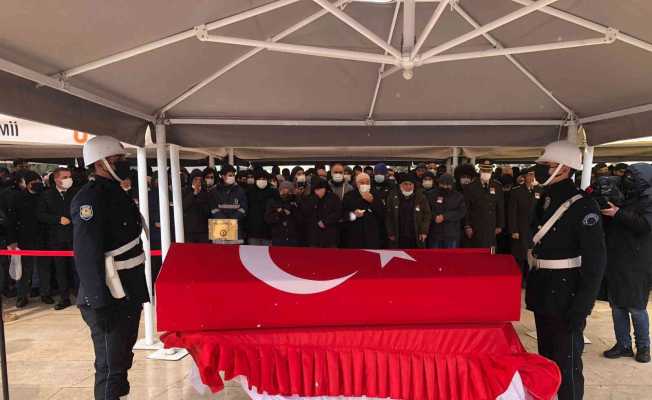Bakan Soylu, Şehit Komiser Yardımcısı Abdullah Yasir Binici’nin cenazesine katıldı
