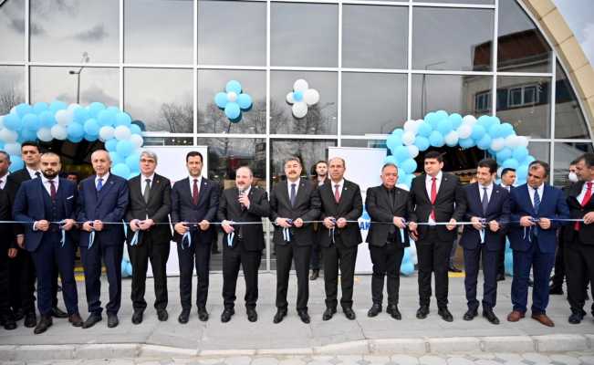 Bakan Varank, Osmaniye Fıstığı Müzesi’nin açılışını yaptı
