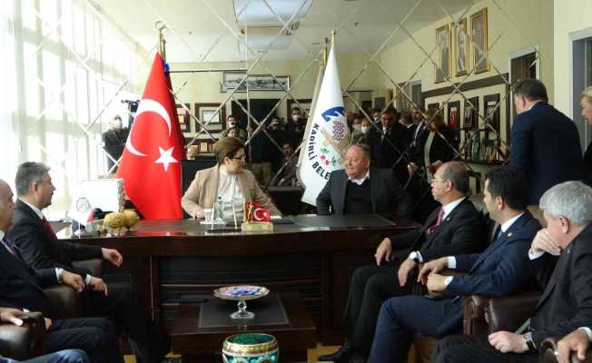 Bakan Yanık’tan Kadirli Belediye Başkanı Tarhan’a destek