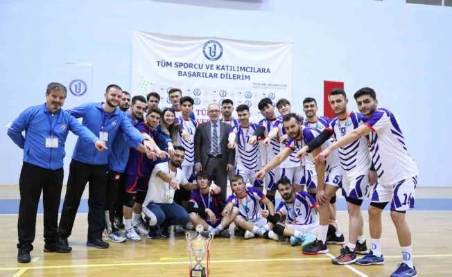 Bartın Üniversitesi Erkek Voleybol Takımı 1. Lig şampiyonu oldu