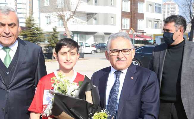 Başkan Büyükkılıç ’Kariyer Günleri’nde öğrencilerle buluştu