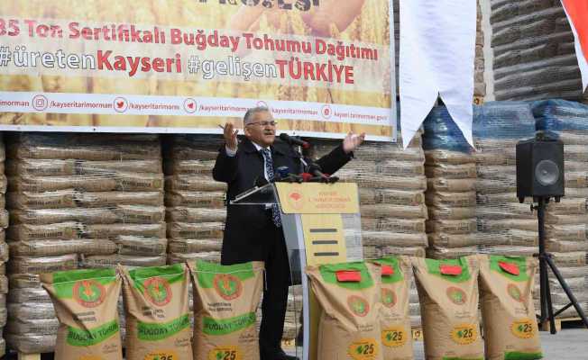 Başkan Büyükkılıç’ın üreticiye tohum desteği sürüyor