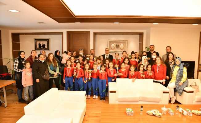 Başkan Çiftçi, ÇESK sporcularını ağırladı