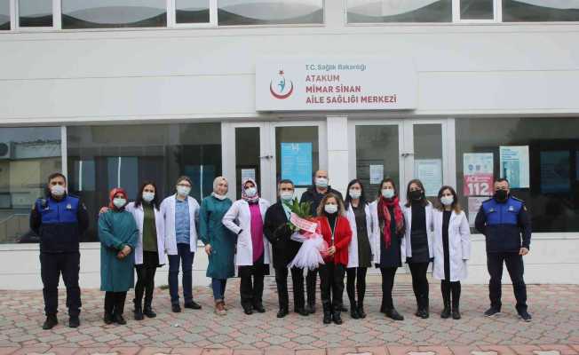 Başkan Deveci’den sağlıkçılara çiçek jesti