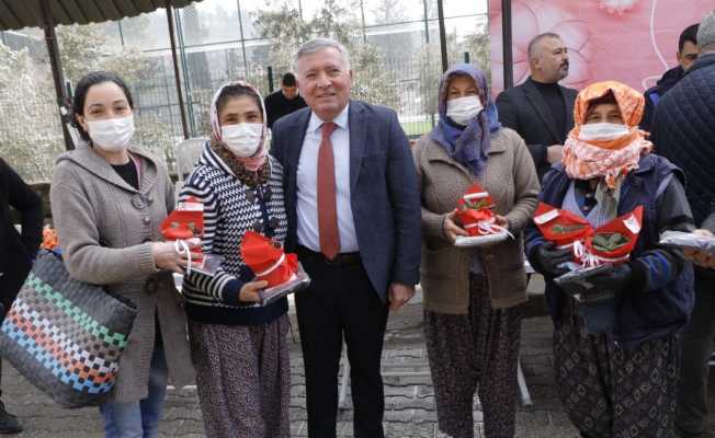 Başkan Kepenek kadınları yanında olmaya devam ediyor