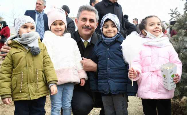 Başkan Köse Orman Haftası’nda miniklerle fidan dikti