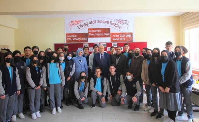 Başkan Pekmezci Fen Lisesi öğrencileri ile bir araya geldi