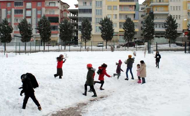 Bayburt’ta kar tatili uzatıldı