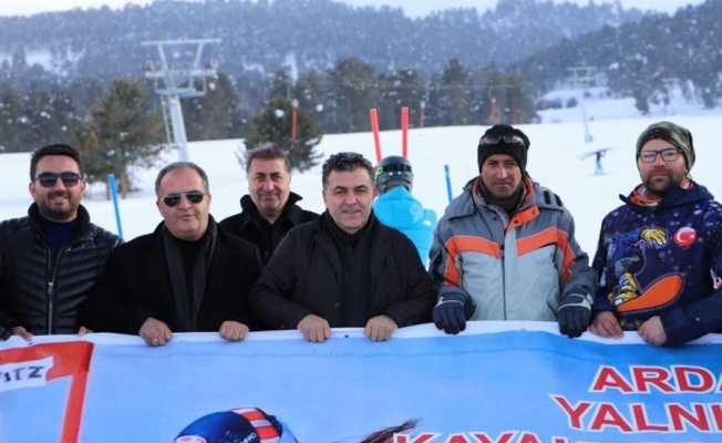 Belediyenin destek verdiği ‘kar kurtları’ndan nefes kesen gösteri