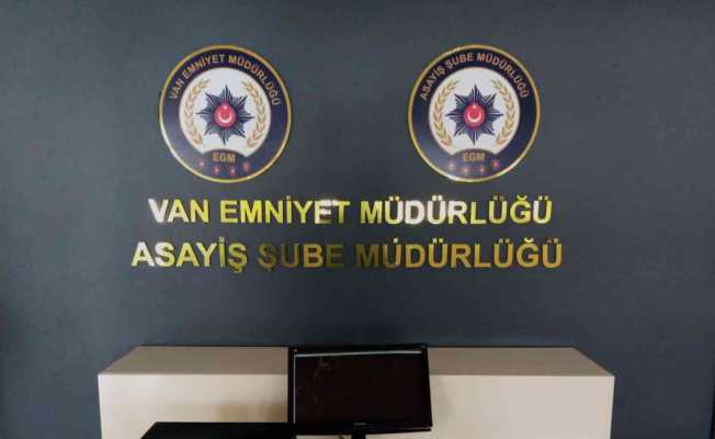 Belediyeye ait kitap kafede bilgisayar hırsızlığı