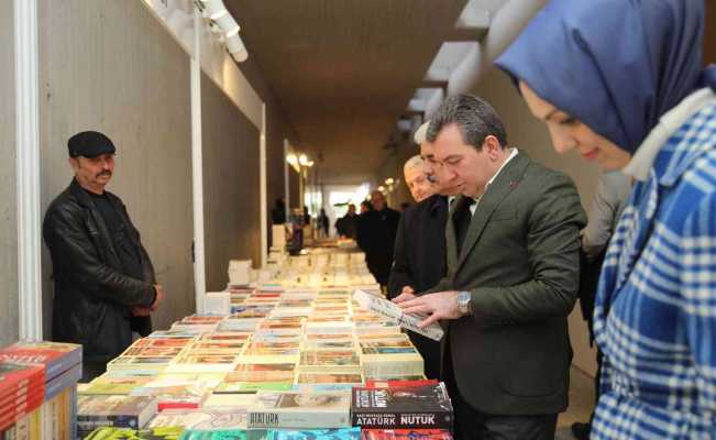 Bergama Kitap Günleri kapılarını açtı