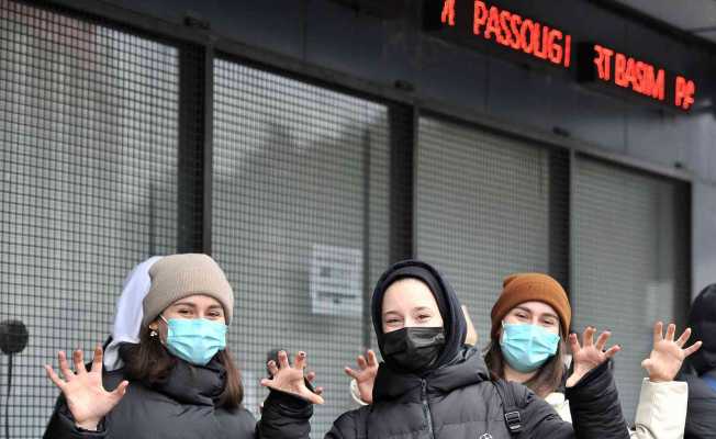 Beşiktaşlı kadın ve çocuk taraftarlardan Başakşehir maçına yoğun ilgi
