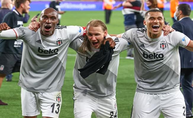 Beşiktaş’ta Welinton ve Atiba şoku!