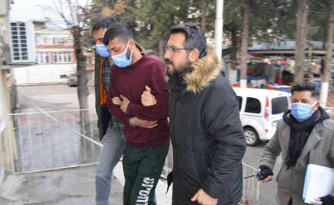 Besni’de motosiklet hırsızları tutuklandı