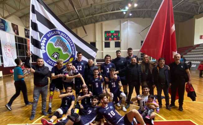 Bigadiç Belediyespor lideri devirdi