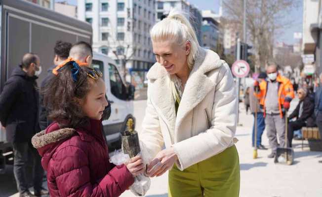 Bilecik’te ücretsiz bin çam fidanı dağıtıldı