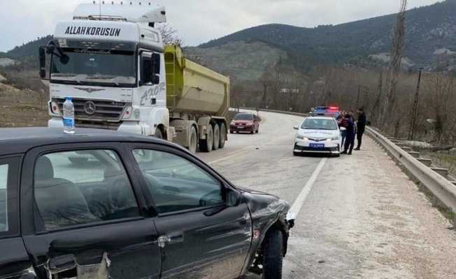 Bilecik’te zincirleme trafik kazası: 2 yaralı