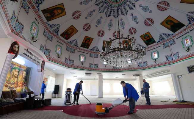 Buca’daki ibadethanelerde Ramazan temizliği