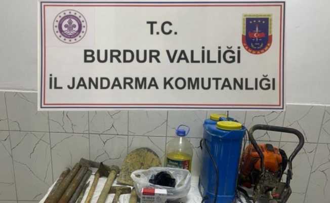 Burdur’da kaçak kazı yapan 4 kişi suçüstü yakalandı