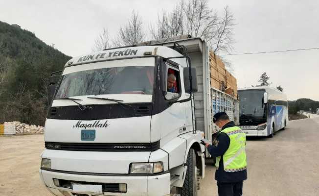 Burdur’da trafik denetimleri devam ediyor