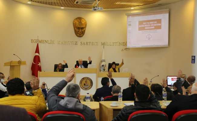 Burhaniye’de zincir marketlere belediyeden düzenleme