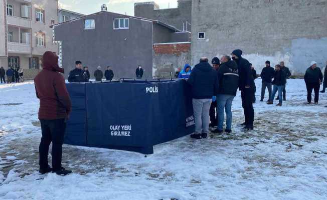Bursa’da bir kişi boş arsada başından vurulmuş halde ölü olarak bulundu