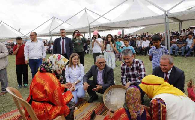 Büyükkılıç’tan 16 ilçeye 3 yılda 200 kez ziyaret