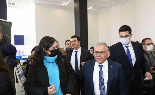 Büyükşehirin Kayseri kariyer merkezi her yerde