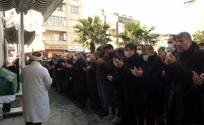 Çocuğuyla fotoğraf çektikten birkaç saat sonra intihar eden polis son yolculuğuna uğurlandı