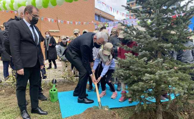 Çocuklara doğa sevgisini tiyatro ile anlattılar