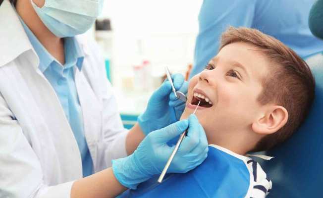 Çocukluk dönemi diş bozuklukları özgüven eksikliğine sebep olabiliyor