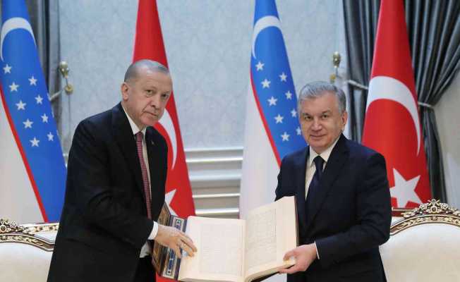 Cumhurbaşkanı Erdoğan ile Özbekistan Cumhurbaşkanı Mirziyoyev heyetler arası görüşme gerçekleştirdi