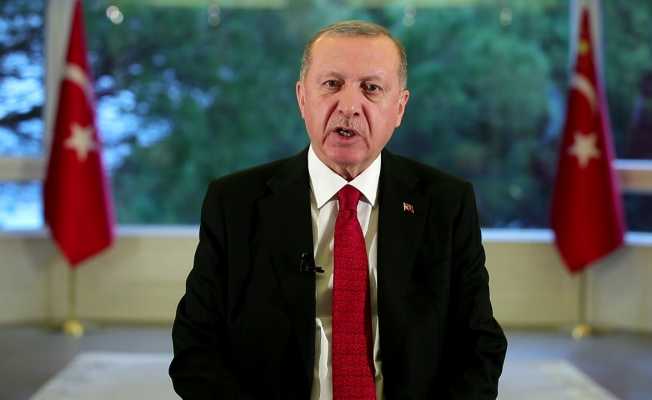 Cumhurbaşkanı Erdoğan: "Teröristlerin tepelerine biniyor, inlerini başlarına geçiriyoruz"