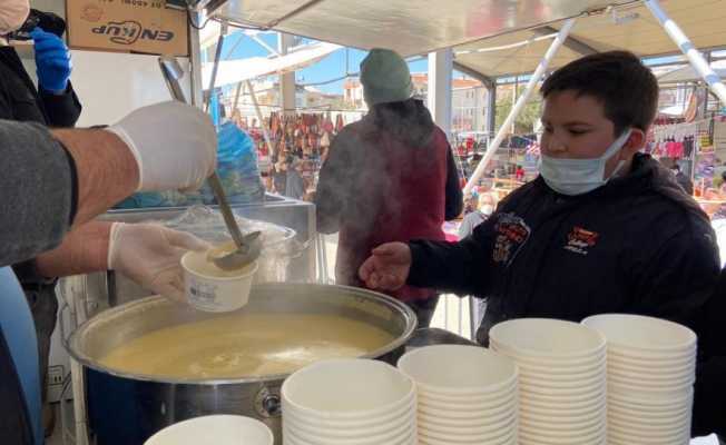 Didim Belediyesi’nden soğuk havalarda sıcak çorba ikramı