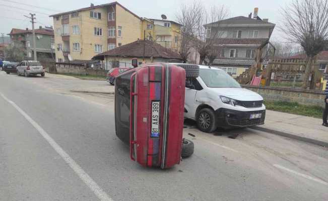 Direksiyonda kan şekeri düşünce aracıyla takla attı