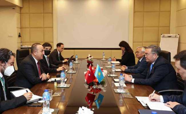 Dışişleri Bakanı Çavuşoğlu, Kazakistanlı mevkidaşı Tileuberdi ile görüştü