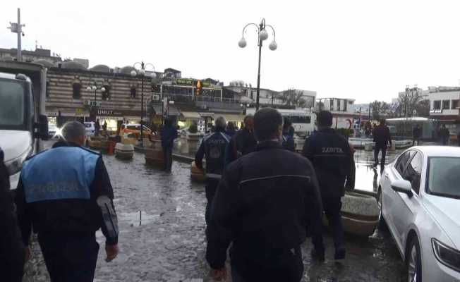 Diyarbakır’da dilenciden pes dedirten açıklama: “Hamile olduğum için bir haftadır çıkmıyordum, bugün çıktım, yakalandım”
