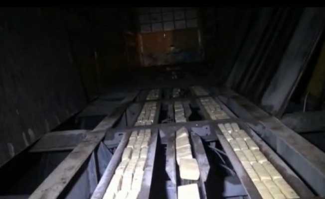 Diyarbakır’da TIR’ın dorsesinde zulalanmış 140 kilo eroin ‘Risko’ ve ‘Çiko’nun burnundan kaçmadı