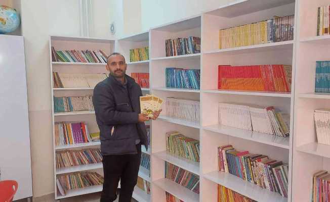 Diyarbakırlı yazar Sinanoğlu 10. kitabını çocuklara hediye etti