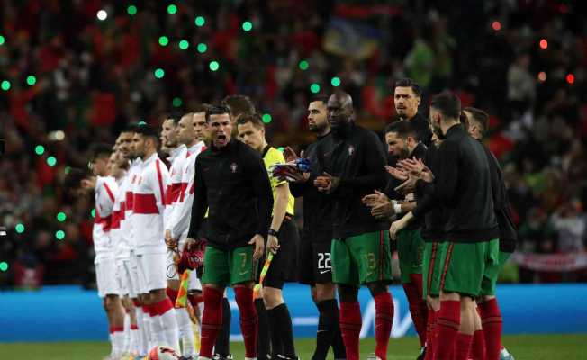 Dünya Kupası Play-Off Yarı Finali: Portekiz: 2 - Türkiye: 0 (İlk yarı)