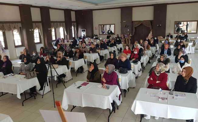 Dünyanın en pahalı baharatı ‘Safran’ bitkisi konusunda 65 kadına eğitim verildi