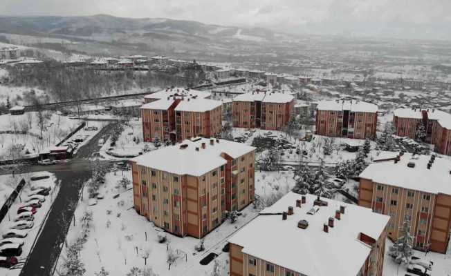 Düzce’de kar etkili olmaya devam ediyor