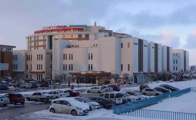 (Düzeltme) Genç hemşire doğuma 15 gün kala bebeğiyle birlikte hayatını kaybetti